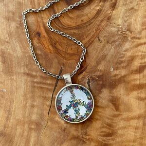Peace sign Boho Hippie 70’s multicolor glass Butterfly silver necklace w/ chain